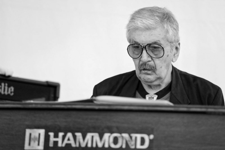 Kompozytor, muzyk, jazzman Wojciech Karolak. Fot. PAP/T. Gzell