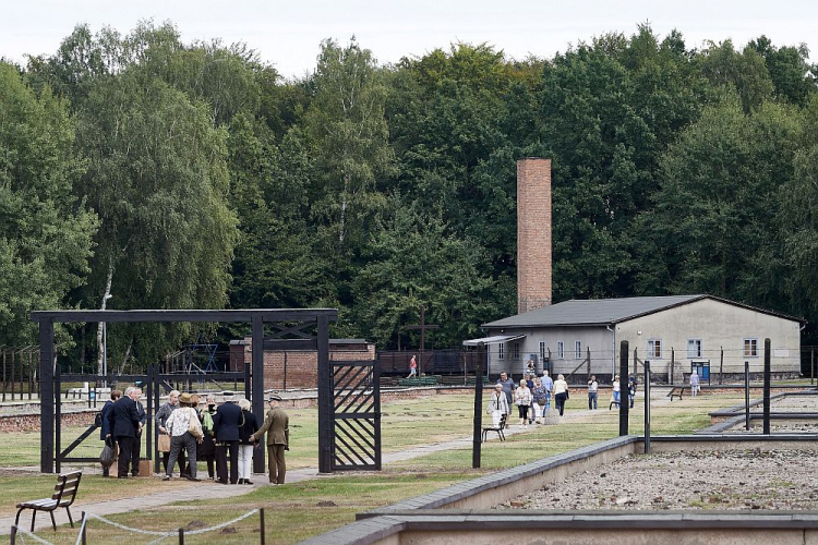 Droga prowadząca do komory gazowej i krematorium b. niemieckiego obozu koncentracyjnego Stutthof. Fot. PAP/A. Warżawa
