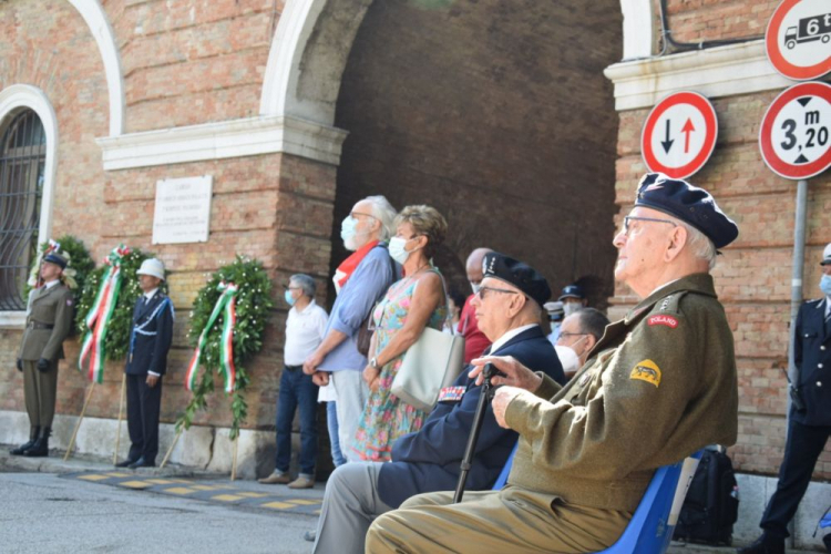 Uroczystości upamiętniające 77. rocznicę wyzwolenia Ankony przez 2. Korpus Polski. 18.07.2021. Źródło:  UdSKiOR