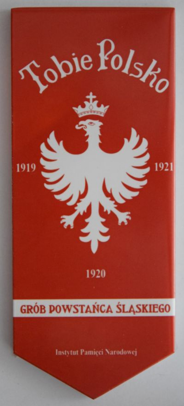 Znak pamięci „Tobie Polsko” na mogiłach powstańców śląskich. Źródło: IPN