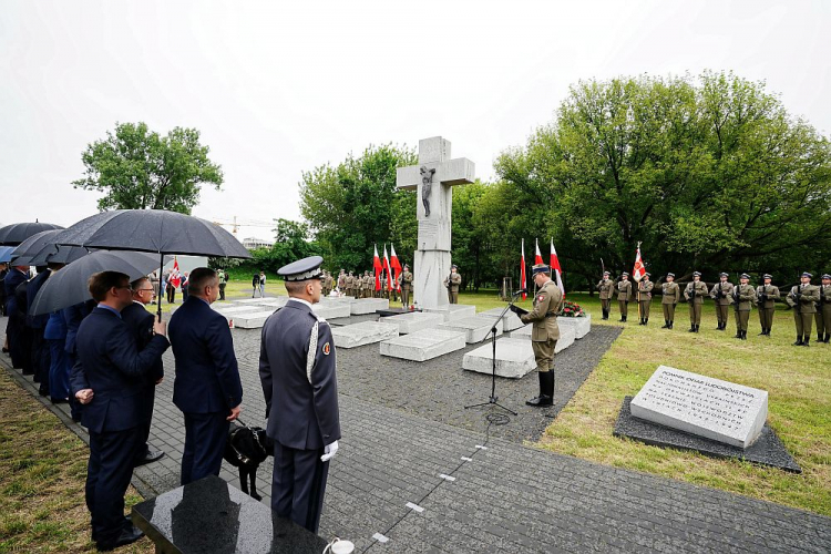 Uroczystości na Skwerze Wołyńskim w Warszawie podczas obchodów Narodowego Dnia Pamięci Ofiar Ludobójstwa dokonanego przez ukraińskich nacjonalistów na obywatelach II Rzeczypospolitej Polskiej. Warszawa, 11.07.2020. Fot. PAP/M. Marek