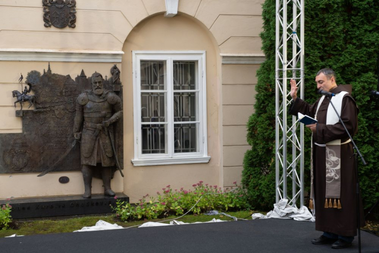 Pomnik Jana Karola Chodkiewicza odsłonięty w Wilnie. Fot. PAP/V. Doveiko