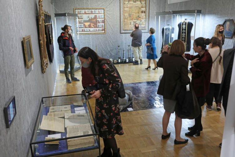 Wernisaż „Taniec życia/ Taniec śmierci” z okazji 250. rocznicy śmierci Jana Klemensa Branickiego w Muzeum Podlaskim w Białymstoku. Fot. PAP/A. Reszko