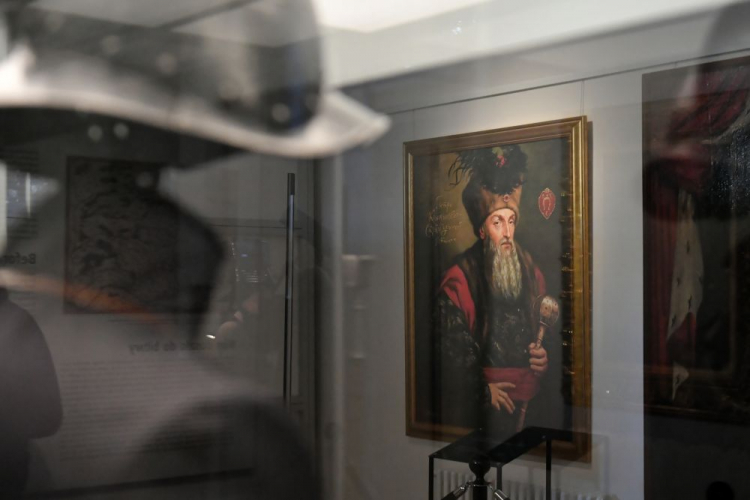 Wernisaż wystawy „Chocim 1621” w Stajniach Kubickiego w Muzeum Łazienek Królewskich w Warszawie. Fot. PAP/P. Nowak