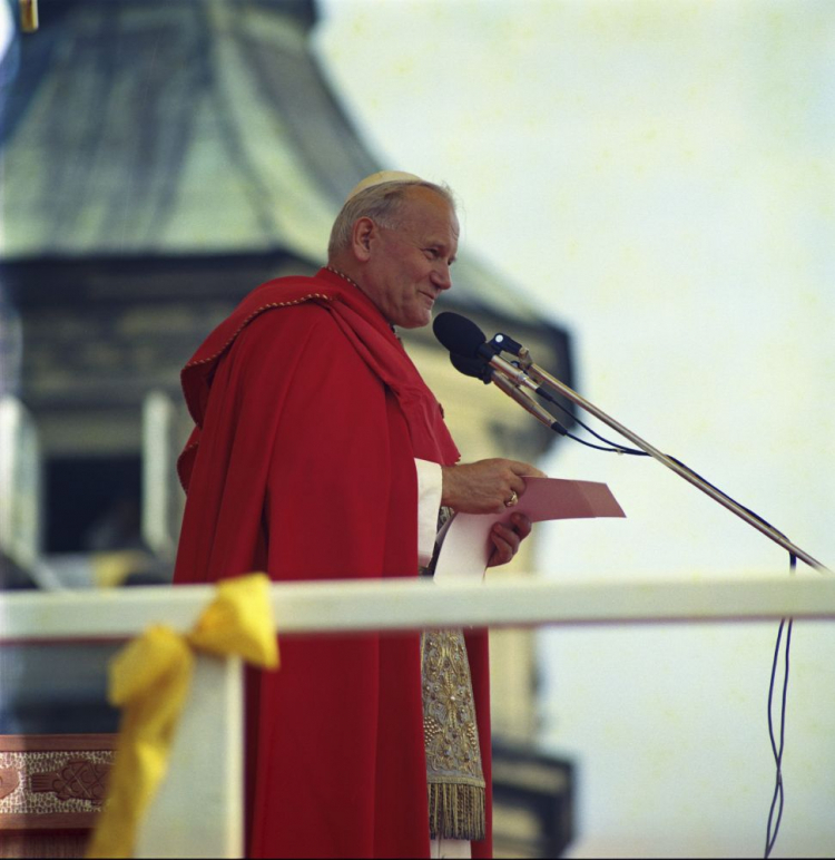 Papież Jan Paweł II podczas pierwszej pielgrzymki do Polski. Częstochowa, 06.1979. Fot. PAP/A. Kossobudzki Orłowski