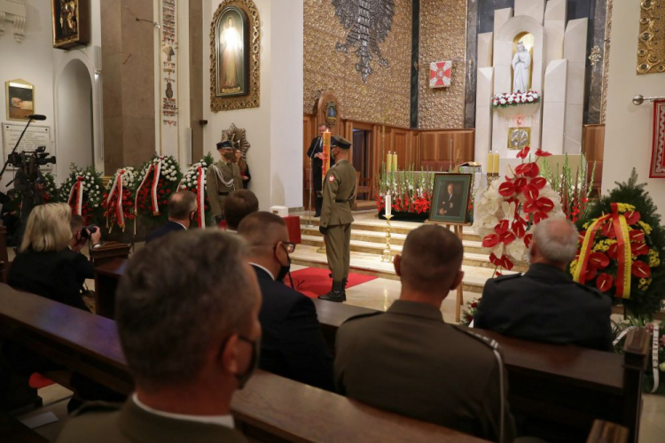 Uroczystości pogrzebowe płk. prof. Juliana E. Kulskiego w Katedrze Polowej Wojska Polskiego w Warszawie. Fot. PAP/A. Zawada