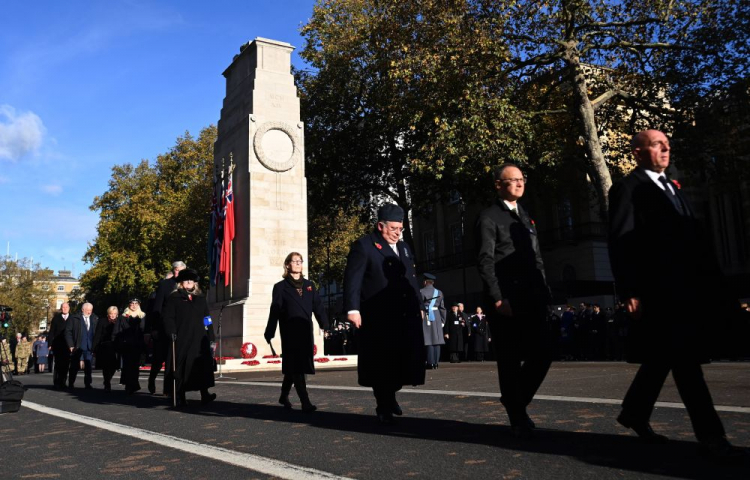 Uroczystości przed pomnikiem The Cenotaph. Londyn, 14.11.2021. Fot. PAP/EPA