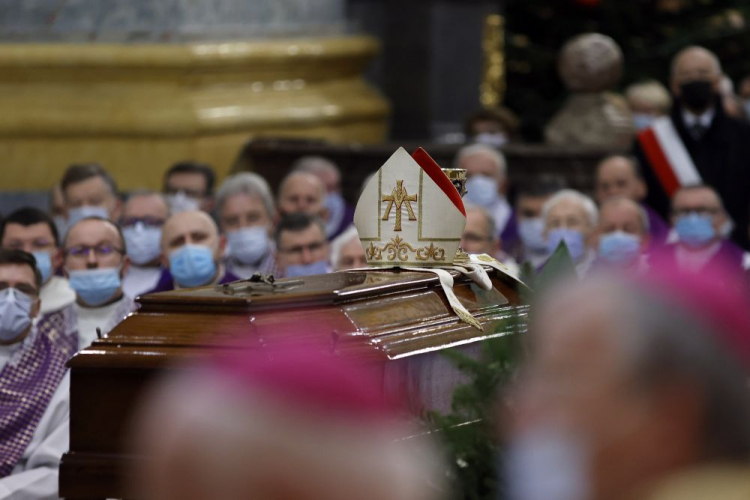 Uroczystości pogrzebowe arcybiskupa seniora archidiecezji częstochowskiej Stanisława Nowaka na Jasnej Górze. 17.12.2021. Fot. PAP/W. Deska