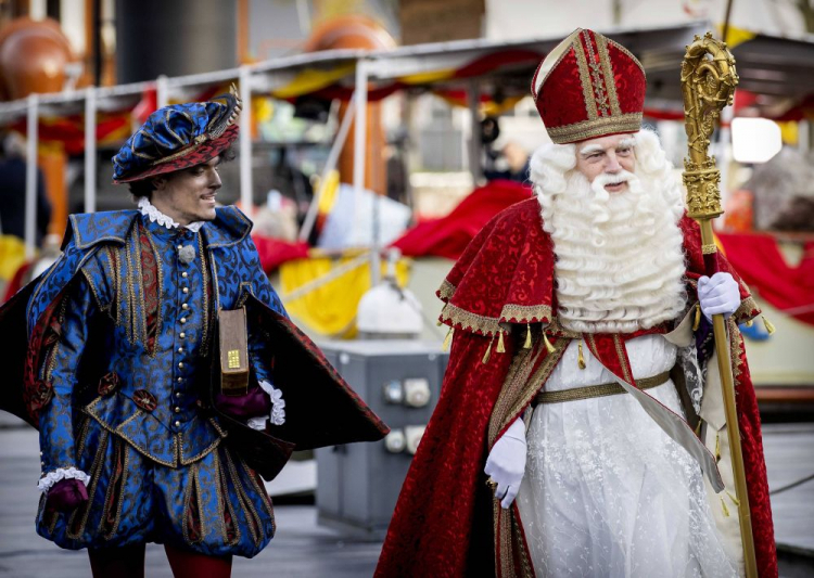 Sinterklaas w Amsterdamie. Fot. PAP/EPA