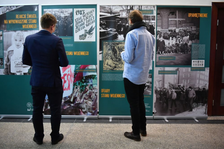 Uroczyste otwarcie wystawy pt. „Stan wojenny 1981–1983” w gdańskiej siedzibie NSZZ „Solidarność”. Fot. PAP/A. Warżawa