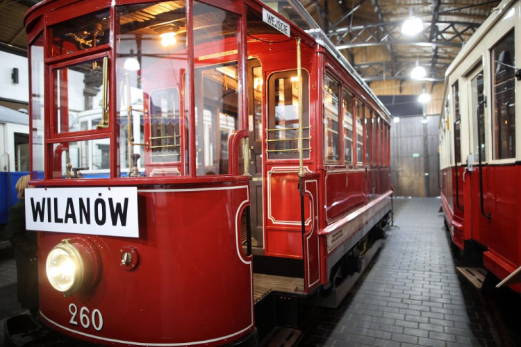 Pierwszy polski tramwaj – wagon silnikowy typu C z kolekcji Muzeum Inżynierii Miejskiej w Krakowie – po konserwacji. Fot. PAP/Ł. Gągulski