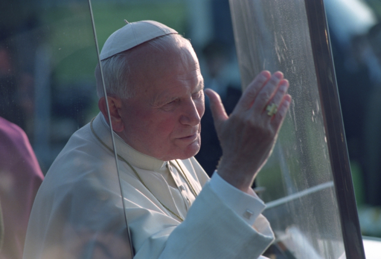 Papież Jan Paweł II, 1995 r. Fot. PAP/J. Bednarczyk