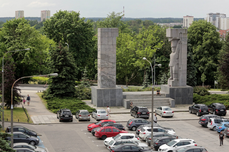 Olsztyński pomnik Wyzwolenia Ziemi Warmińskiej i Mazurskiej. Fot. PAP/T. Waszczuk