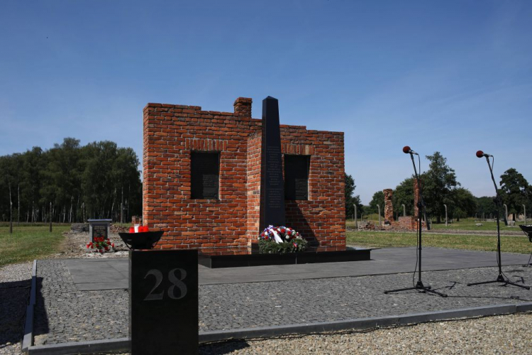 Pomnik Zagłady Romów i Sinti na terenie KL Auschwitz II-Birkenau w Brzezince. Fot. PAP/Ł. Gągulski