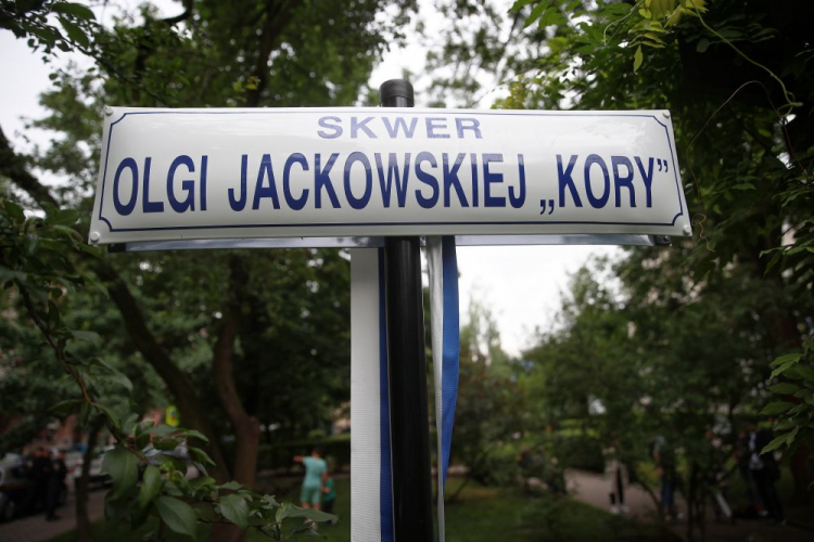 Kraków, 08.06.2022. Odsłonięcie skweru imienia Kory Jackowskiej u zbiegu ulic Juliana Fałata i Bolesława Prusa w Krakowie. Fot. PAP/Ł. Gągulski