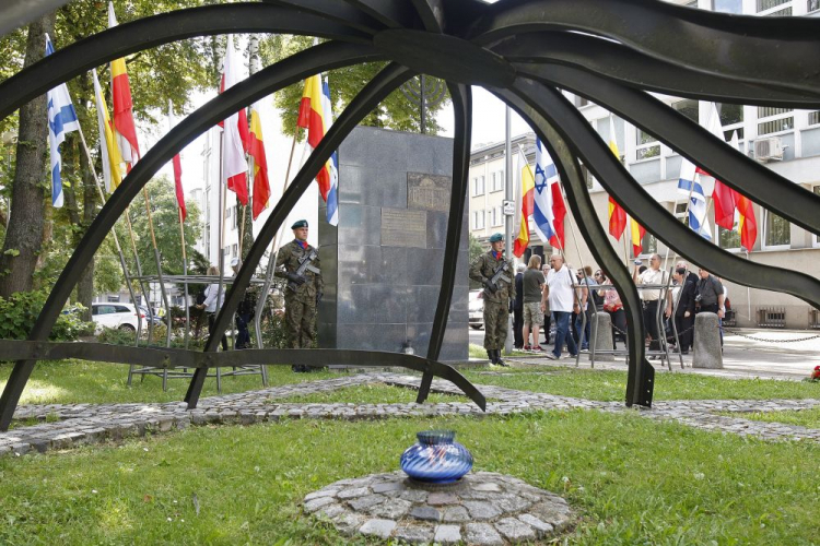 Pomnik ofiar pożaru Wielkiej Synagogi w Białymstoku. Fot. PAP/A. Reszko