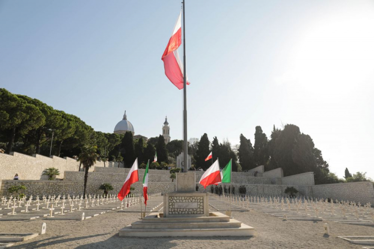 Loreto, Włochy, 17.07.2022. Uroczystość na Polskim Cmentarzu Wojennym w Loreto. Fot. PAP/A. Zawada