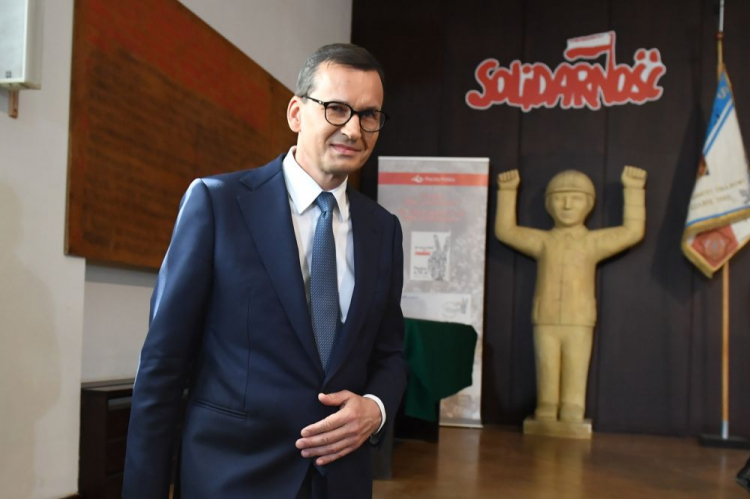 Gdańsk, 31.08.2022. Premier Mateusz Morawiecki podczas uroczystego spotkania Zarządu Regionu Gdańskiego NSZZ „Solidarność” w Sali BHP Stoczni Gdańskiej. Fot. PAP/A. Warżawa