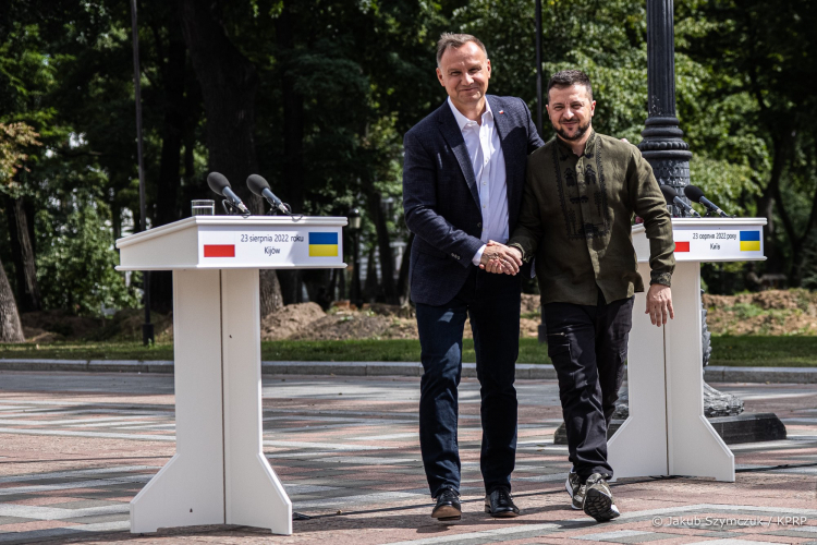 Prezydenci Andrzej Duda (L) i Wołodymyr Zełenski (P). Źródło: twitter.com/prezydentpl