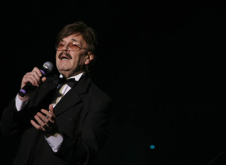 Piosenkarz estradowy Edward Hulewicz. Fot. PAP/A. Grygiel
