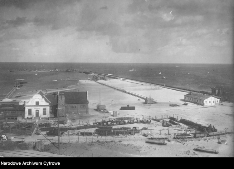 Budowa portu morskiego w Gdyni. 1925 r. Fot. NAC