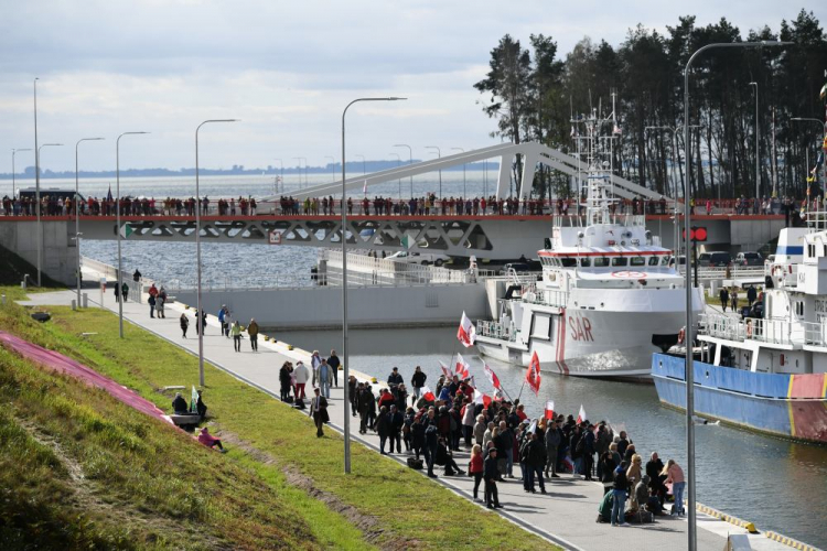 Otwarcie kanału żeglugowego przez Mierzeję Wiślaną. Skowronki, 17.09.2022. Fot. PAP/A. Warżawa