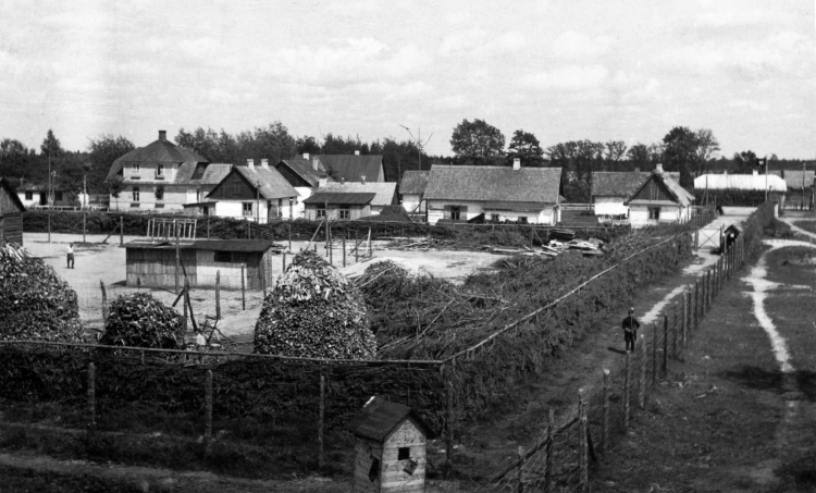 Obóz w Sobiborze, 1943 r. Źródło: Wikipedia Commons