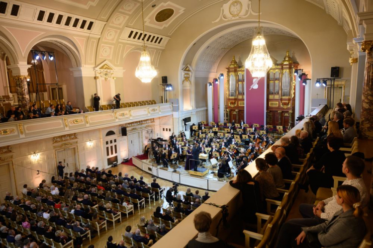 Koncert inauguracyjny 16. Międzynarodowego Konkursu Skrzypcowego im. Henryka Wieniawskiego w Poznaniu. Fot. PAP/J. Kaczmarczyk