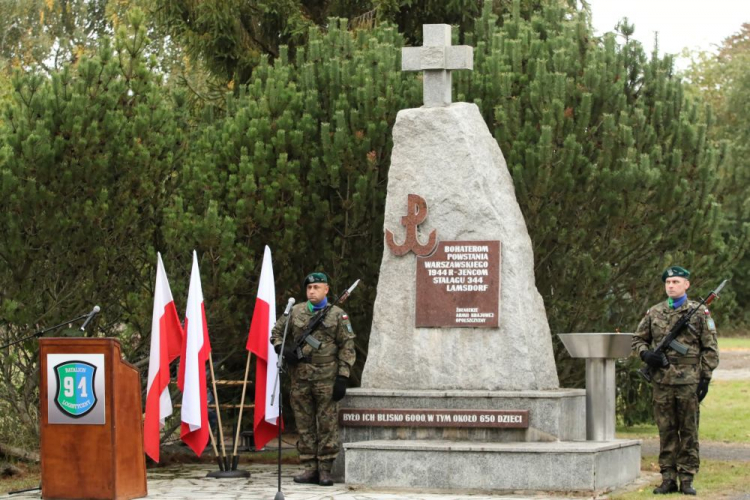 Pomnik Powstańców Warszawskich - Jeńców Stalagu 344 Lamsdorf w Łambinowicach. 2021 r. Fot. PAP/K. Świderski