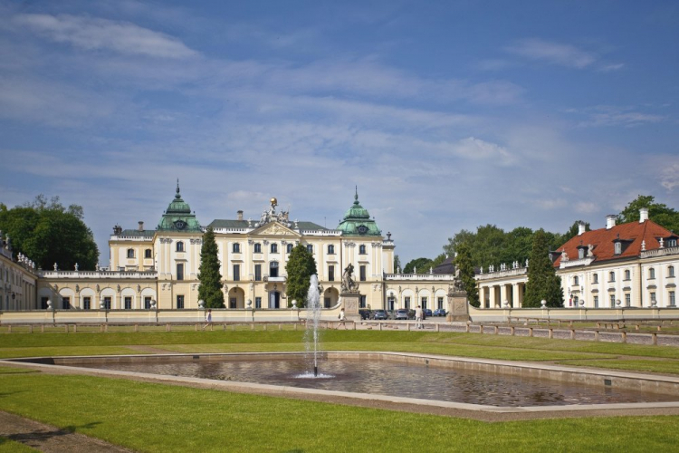 Barokowy zespół pałacowo-parkowy Branickich w Białymstoku. Fot. PAP/J. Ochoński