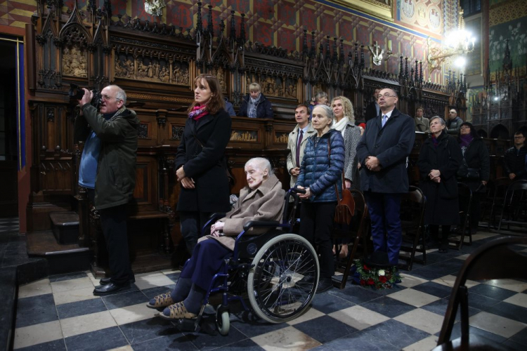 Wanda Półtawska (C-L) podczas mszy świętej z okazji jej 101. urodzin w bazylice franciszkanów w Krakowie. Fot. PAP/Ł. Gągulski