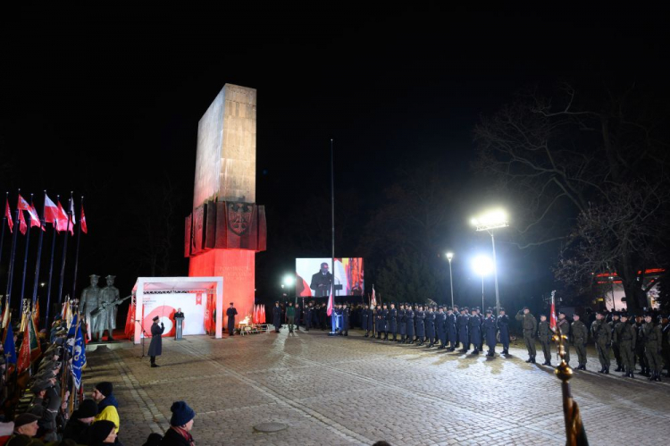 Poznań, 27.12.2022. Centralne obchody 104. rocznicy wybuchu Powstania Wielkopolskiego, przy pomniku Powstańców Wielkopolskich w Poznaniu. Fot. PAP/J. Kaczmarczyk 