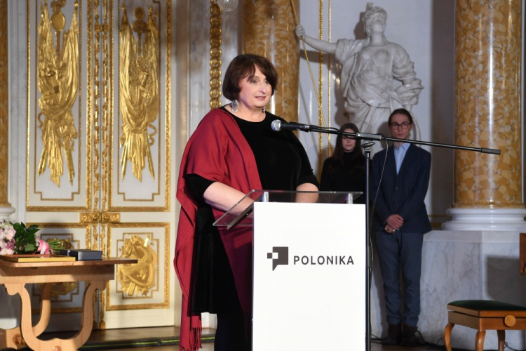 Dyrektor instytutu Dorota Janiszewska-Jakubiak podczas gali z okazji 5 lat działalności Narodowego Instytutu Dziedzictwa Kulturowego Za Granicą "Polonika". Warszawa, 08.12.2022. Fot. PAP/A. Lange