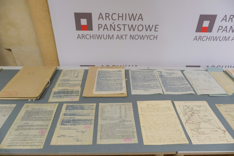 Pokaz archiwaliów dotyczących m.in. Kedywu Armii Krajowej i tradycji Powstania Styczniowego w okresach II RP i PRL w siedzibie Archiwum Akt Nowych. Warszawa, 19.01.2023. Fot. PAP/M. Marek