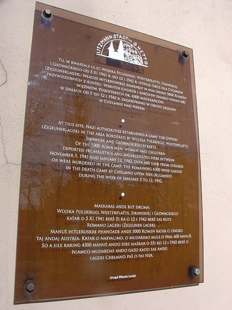 Tablica upamiętniająca likwidację obozu Romów i Sinti, Litzmannstadt Getto. Źródło: http://www.lodzgetto.pl