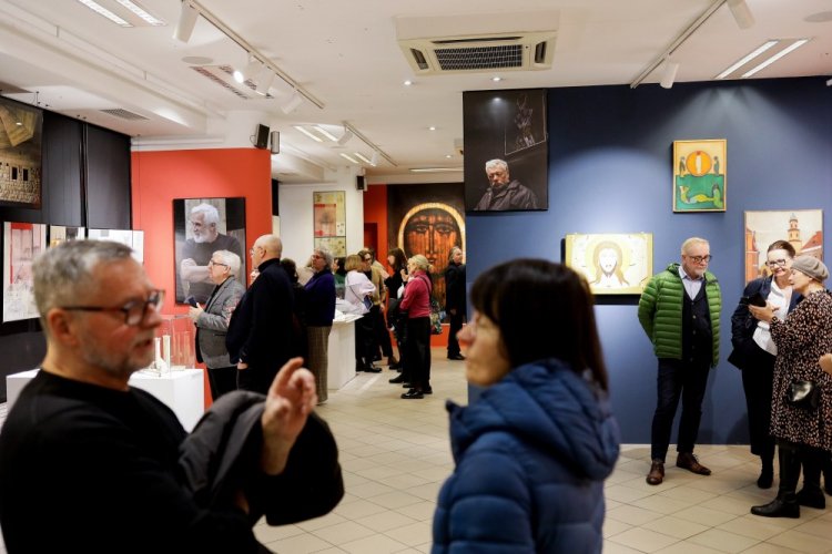 Otwarcie wystawy dzieł Jerzego Nowosielskiego i Stanisława Niemczyka "Spotkanie" w Galerii Bielskiej BWA w Bielsku-Białej. Fot. PAP/Z. Meissner