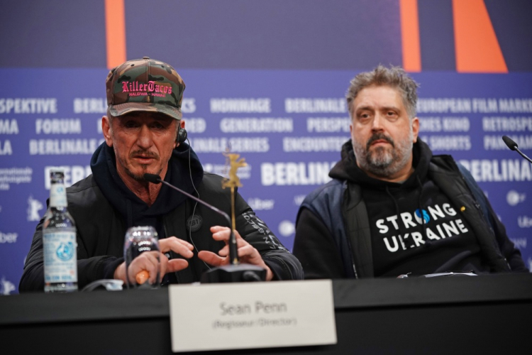 Sean Penn (L) i Aaron Kaufman. Fot. PAP/EPA