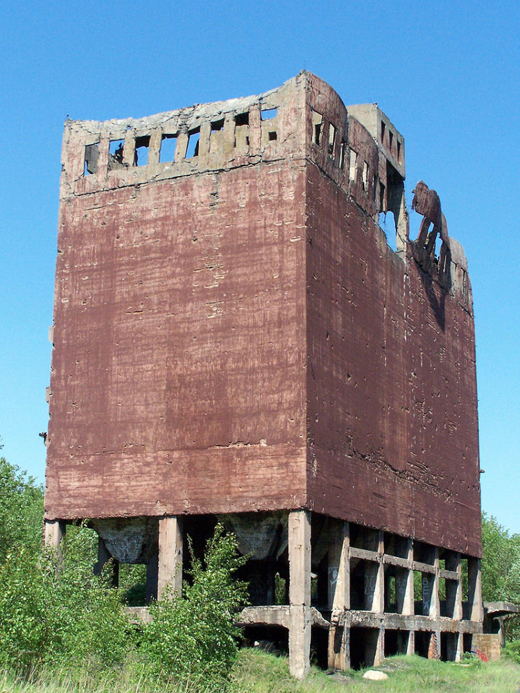 Niemiecki elewator węglowy w Policach. Źródło: Wikimedia Commons