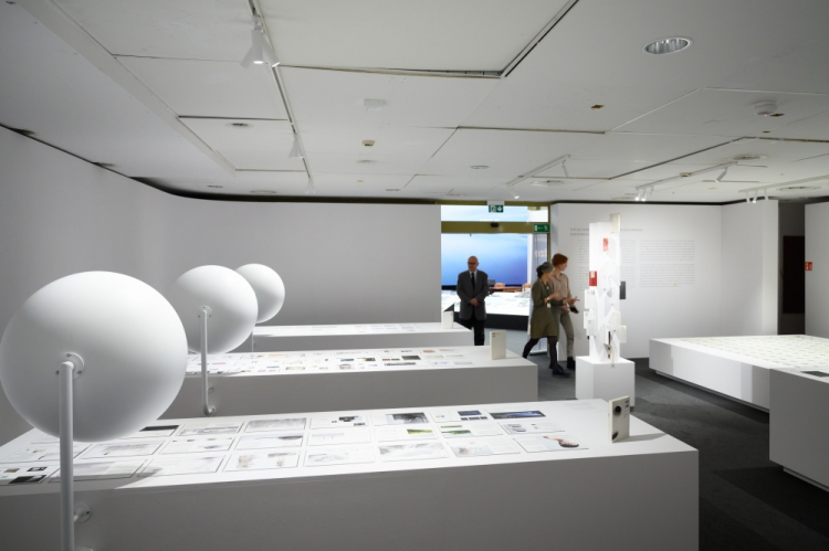 Otwarcie wystawy "KENYA HARA. Make the Future Better Than Today. Japońskie projektowanie graficzne” w Muzeum Narodowym w Poznaniu. Fot. PAP/J. Kaczmarczyk