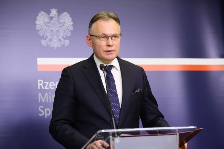 Warszawa, 18.04.2023. Wiceminister spraw zagranicznych RP Arkadiusz Mularczyk podczas konferencji prasowej w Centrum Prasowym MSZ. Fot. PAP/R. Guz