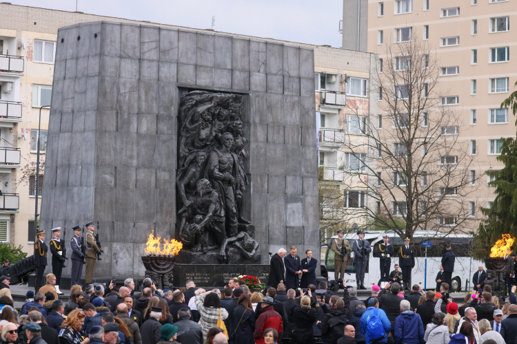 Pomnik Bohaterów Getta w Warszawie. Fot. PAP/L. Szymański