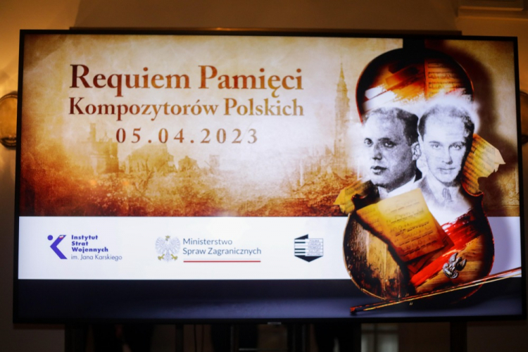 "Requiem Pamięci Kompozytorów Polskich" w Teatrze Polskim im. Arnolda Szyfmana w Warszawie. Fot. PAP/A. Zawada