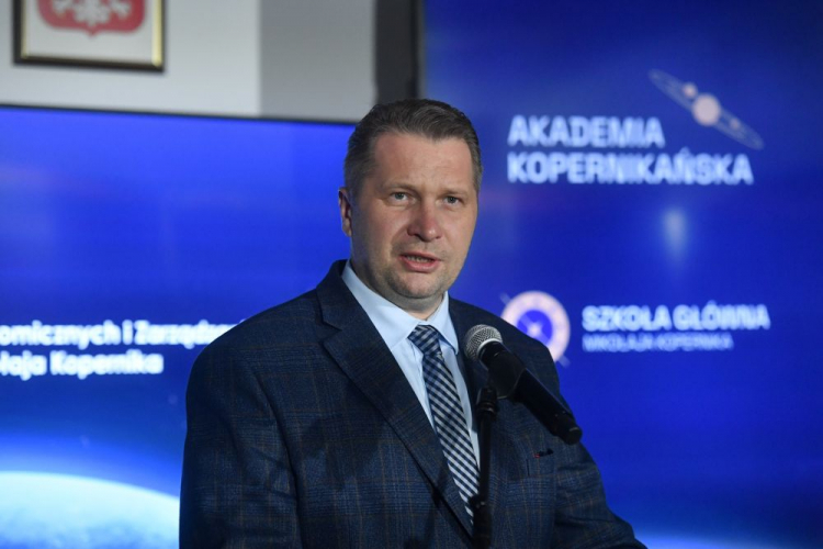 Warszawa, 24.05.2023. Minister edukacji i nauki Przemysław Czarnek podczas uroczystego otwarcia Kolegium Nauk Ekonomicznych i Zarządzania Szkoły Głównej Mikołaja Kopernika w Warszawie. Fot. PAP/P. Nowak 