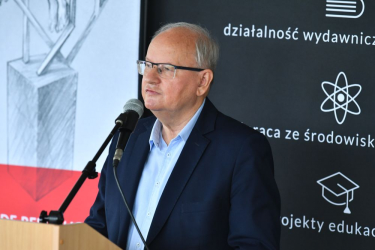 Warszawa, 14.06.2023. Redaktor „Gościa Niedzielnego” Andrzej Grajewski podczas Ogólnopolskiej konferencji „II pielgrzymka Jana Pawła II do Polski: nauczanie, przebieg, efekty”, organizowana przez Instytut De Republica oraz Instytut Historii Uniwersytetu Kardynała Stefana Wyszyńskiego (Instytut Historii UKSW). Fot. PAP/A. Lange