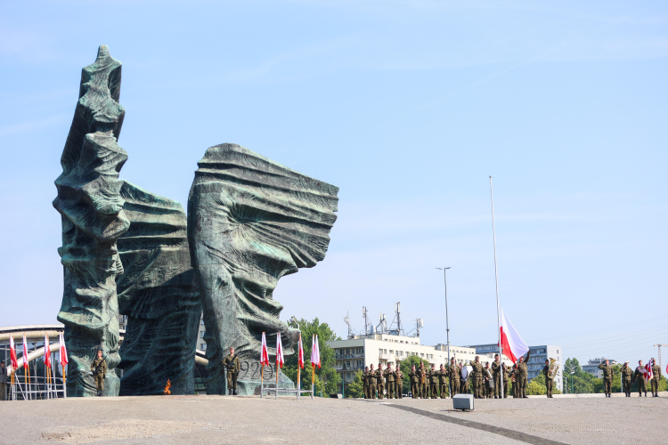 Uroczystości pod pomnikiem Powstańców Śląskich w Katowicach. Fot. PAP/Z. Meissner
