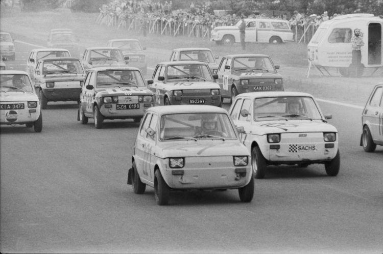 Poznań, 07.1978. Eliminacje wyścigów samochodowych Mistrzów Polski. Fot. PAP/Z. Staszyszyn