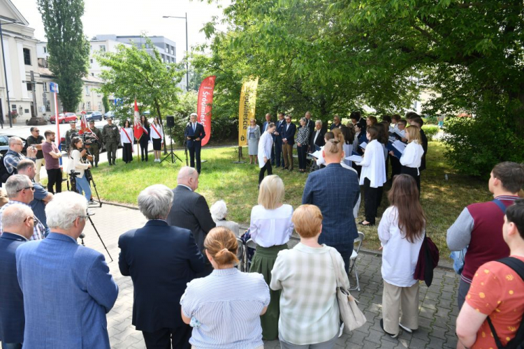 Uroczystość nadania imienia prof. Zbigniewa Wójcika skwerowi w Warszawie. Fot. PAP/A. Lange