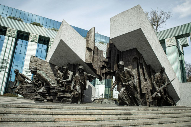 Pomnik Powstania Warszawskiego na placu Krasińskich w stolicy. Fot. PAP/A. Lange