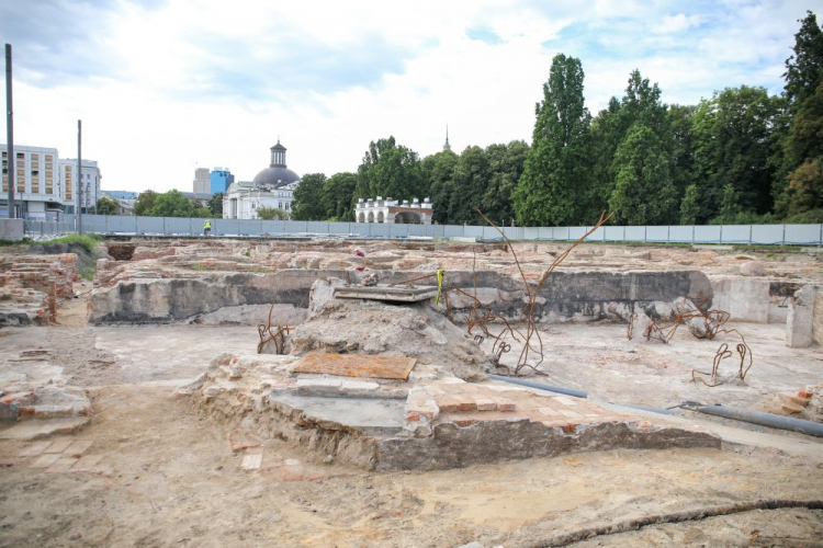 Prace archeologiczne na terenie piwnic Pałacu Saskiego na pl. marszałka Józefa Piłsudskiego. Warszawa, 04.08.2023. Fot. PAP/A. Zawada