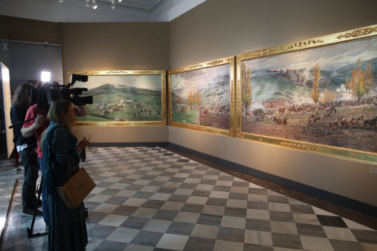 Otwarcie wystawy "Panorama Somosierra" w Kordegardzie Galerii Narodowego Centrum Kultury w Warszawie. Fot. PAP/A. Zawada